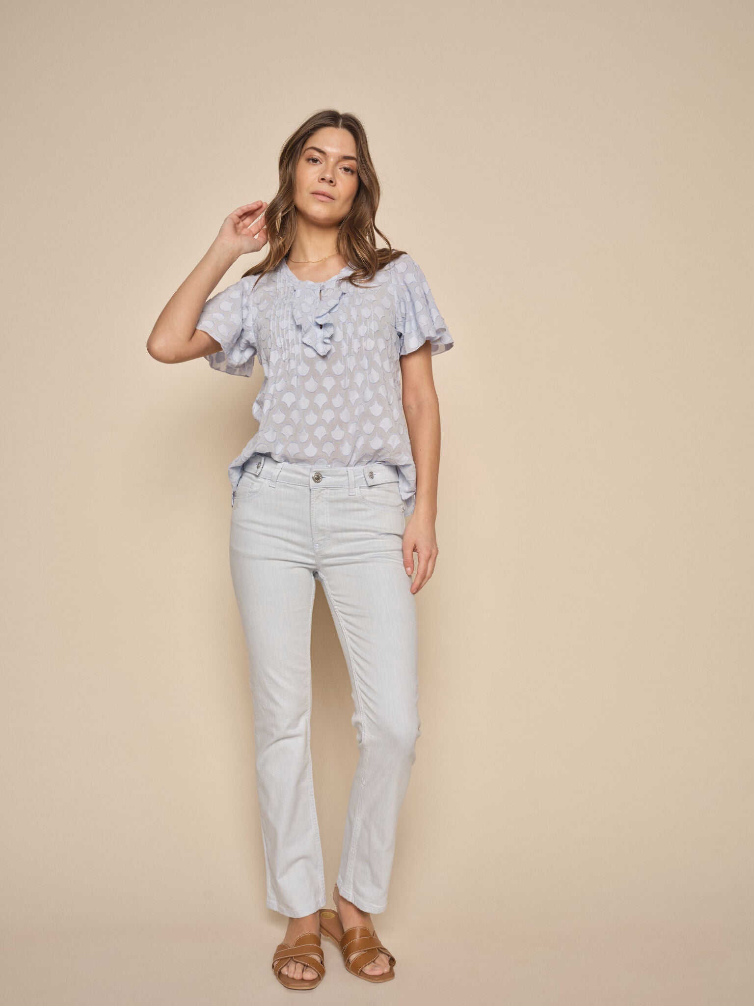 Modelshot / Light Blue / Detail